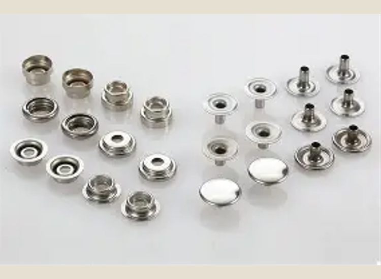 Metal Buttons and Plastic Buttons 02